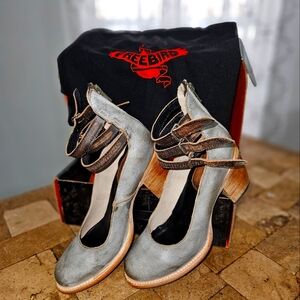 Freebird size 10 smoke midheel shor